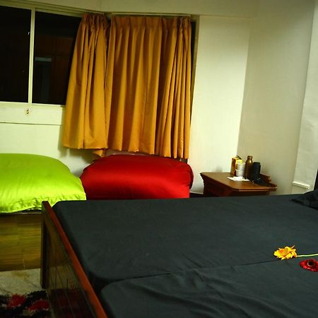 Social Rehab Downtown Pansiyon Bangalore Dış mekan fotoğraf