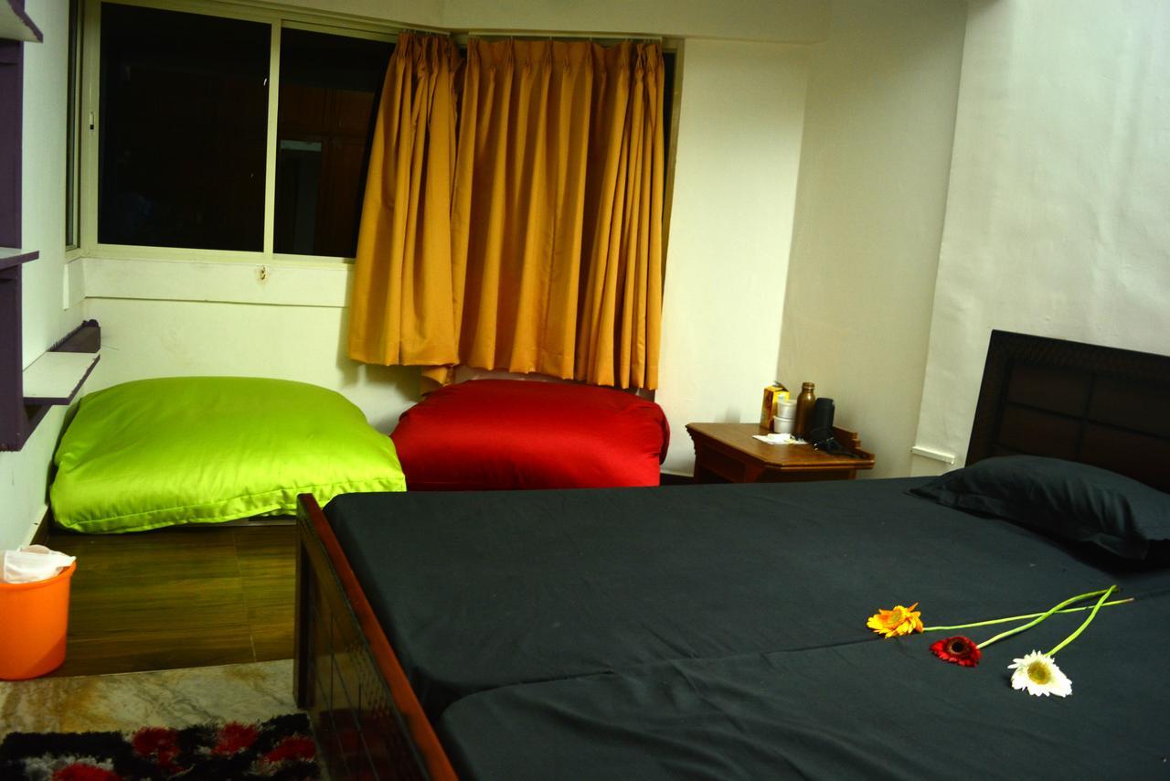 Social Rehab Downtown Pansiyon Bangalore Dış mekan fotoğraf